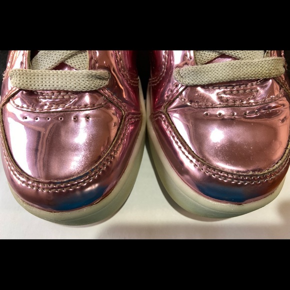 Girls metallic pink Skechers. Lace up in good condition size 9. Zip in back - Picture 3 of 11